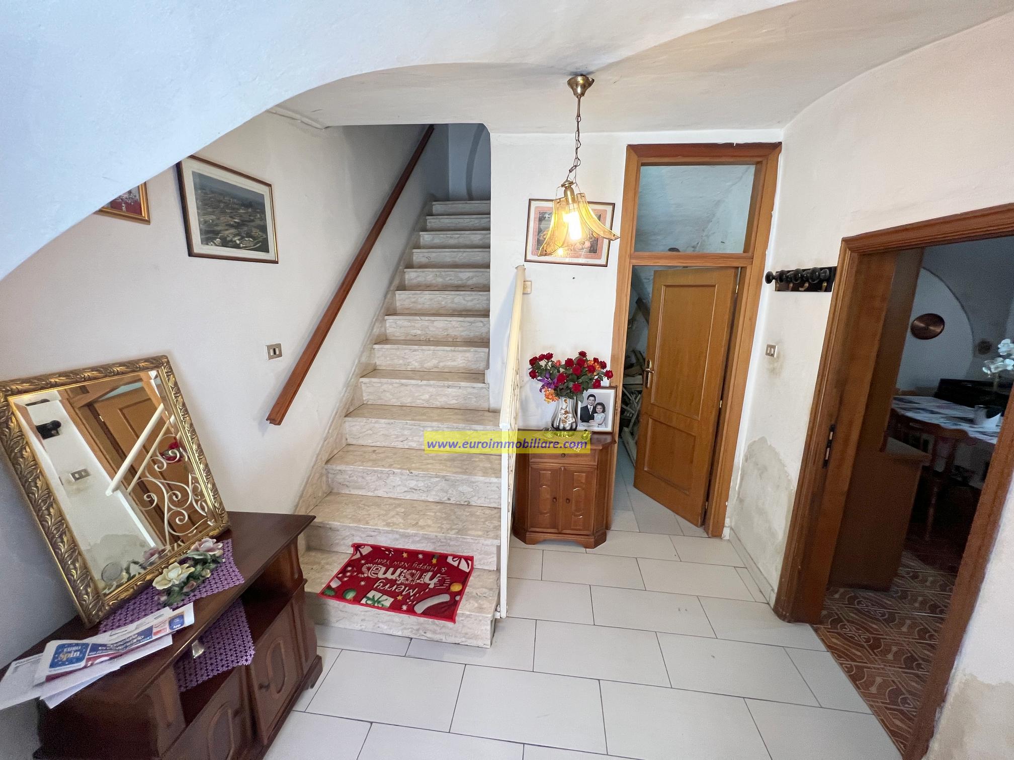 CASA INDIPENDENTE IN PIENO CENTRO