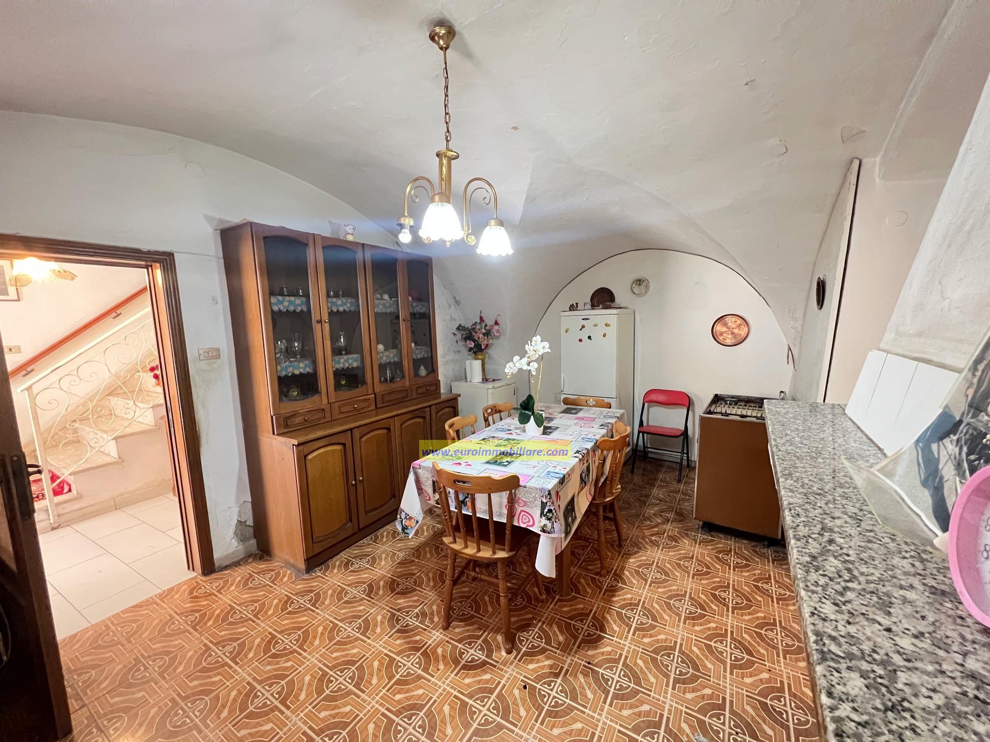 CASA INDIPENDENTE IN PIENO CENTRO