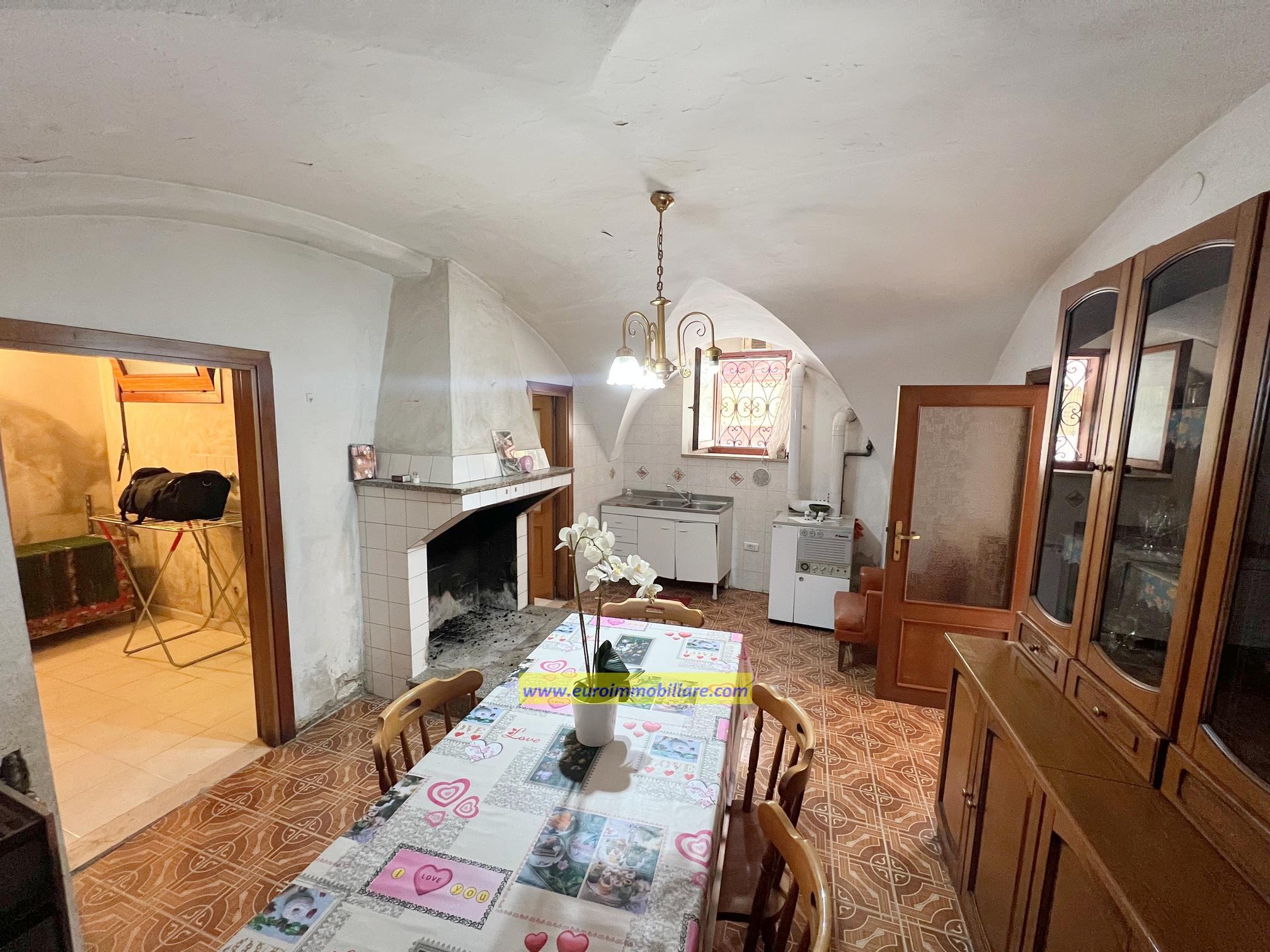 CASA INDIPENDENTE IN PIENO CENTRO