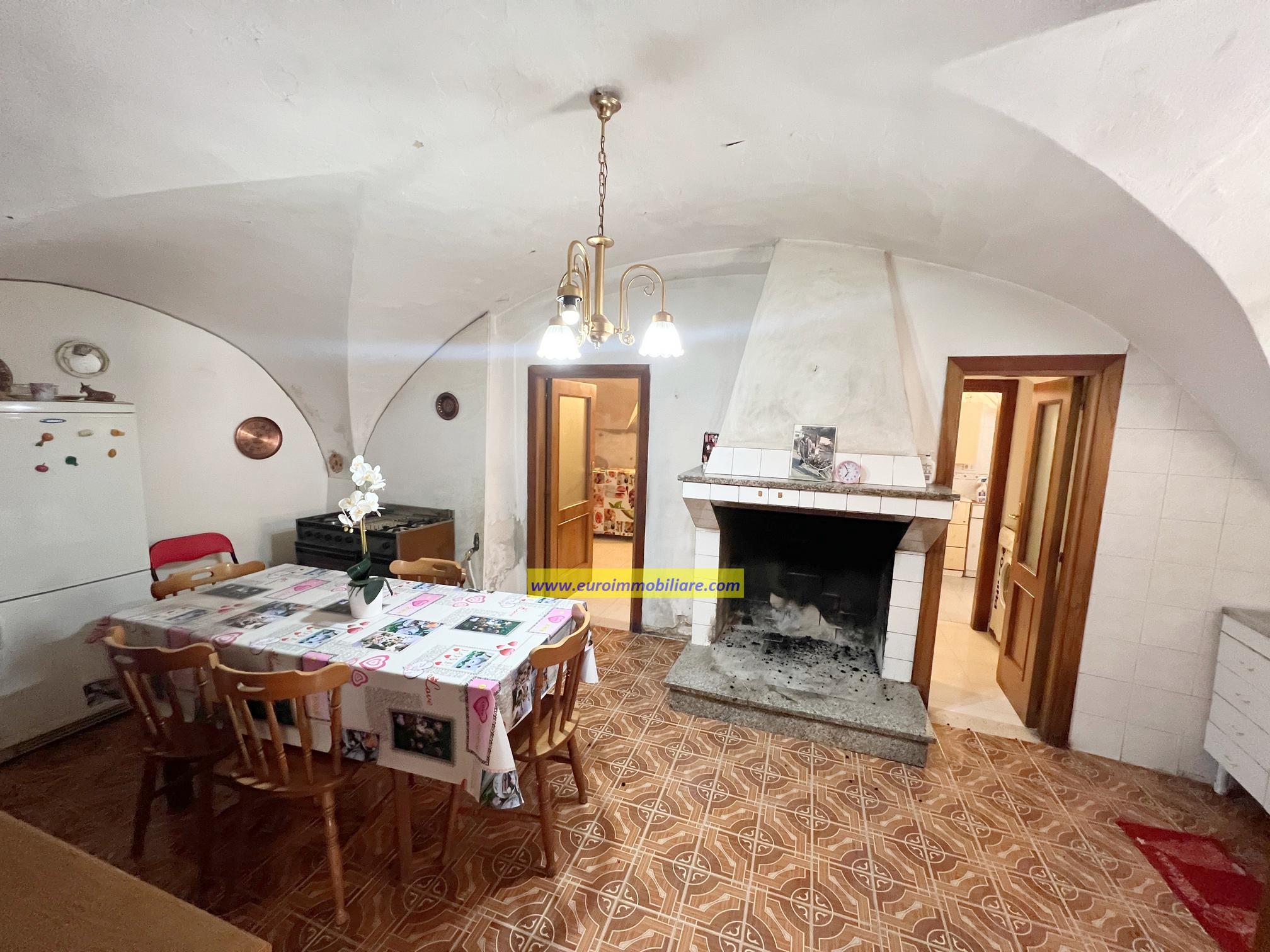 CASA INDIPENDENTE IN PIENO CENTRO