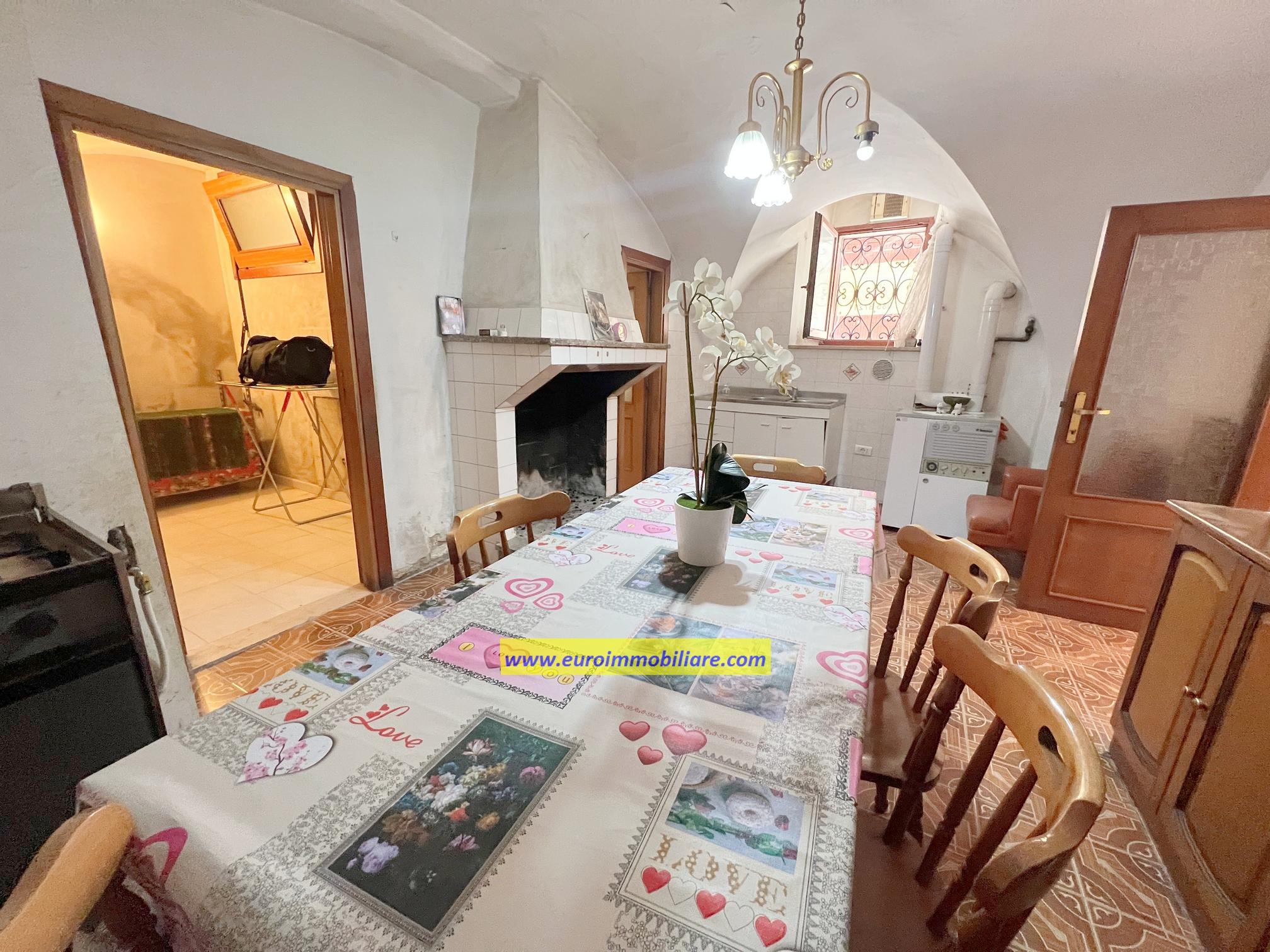 CASA INDIPENDENTE IN PIENO CENTRO