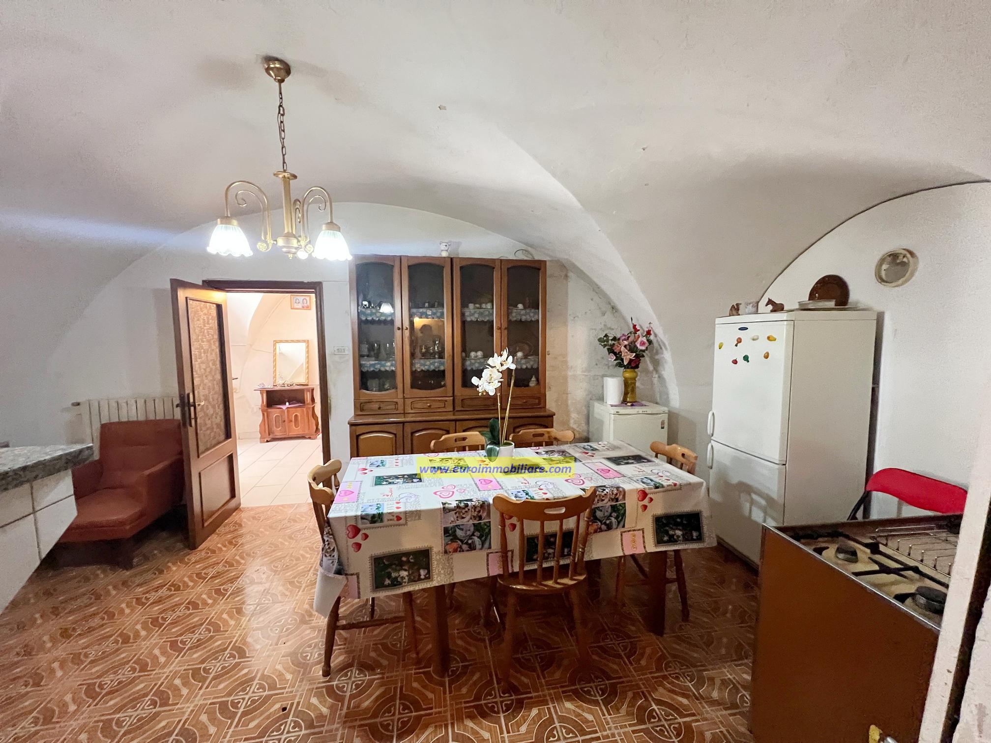 CASA INDIPENDENTE IN PIENO CENTRO