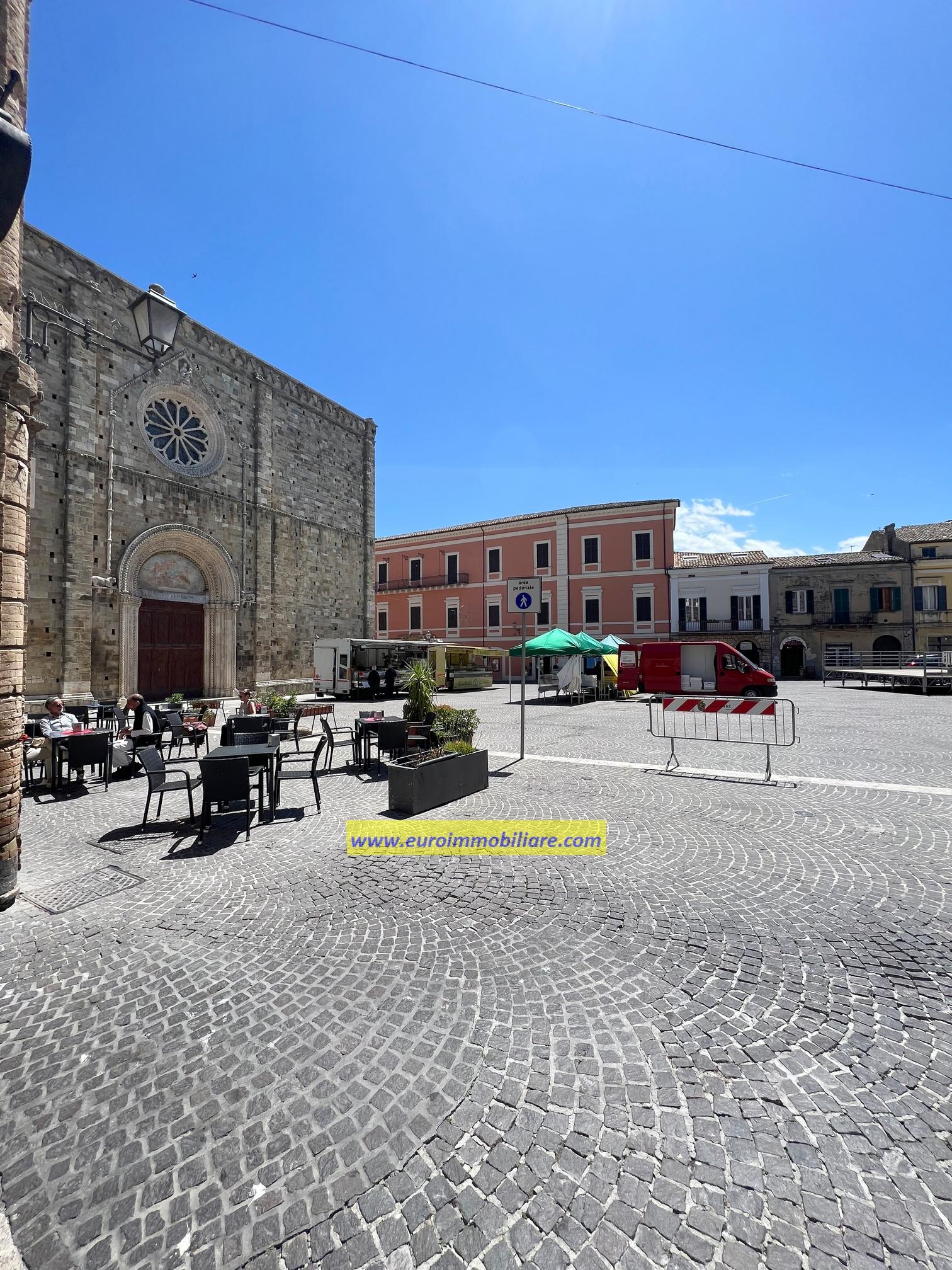 CASA INDIPENDENTE IN PIENO CENTRO