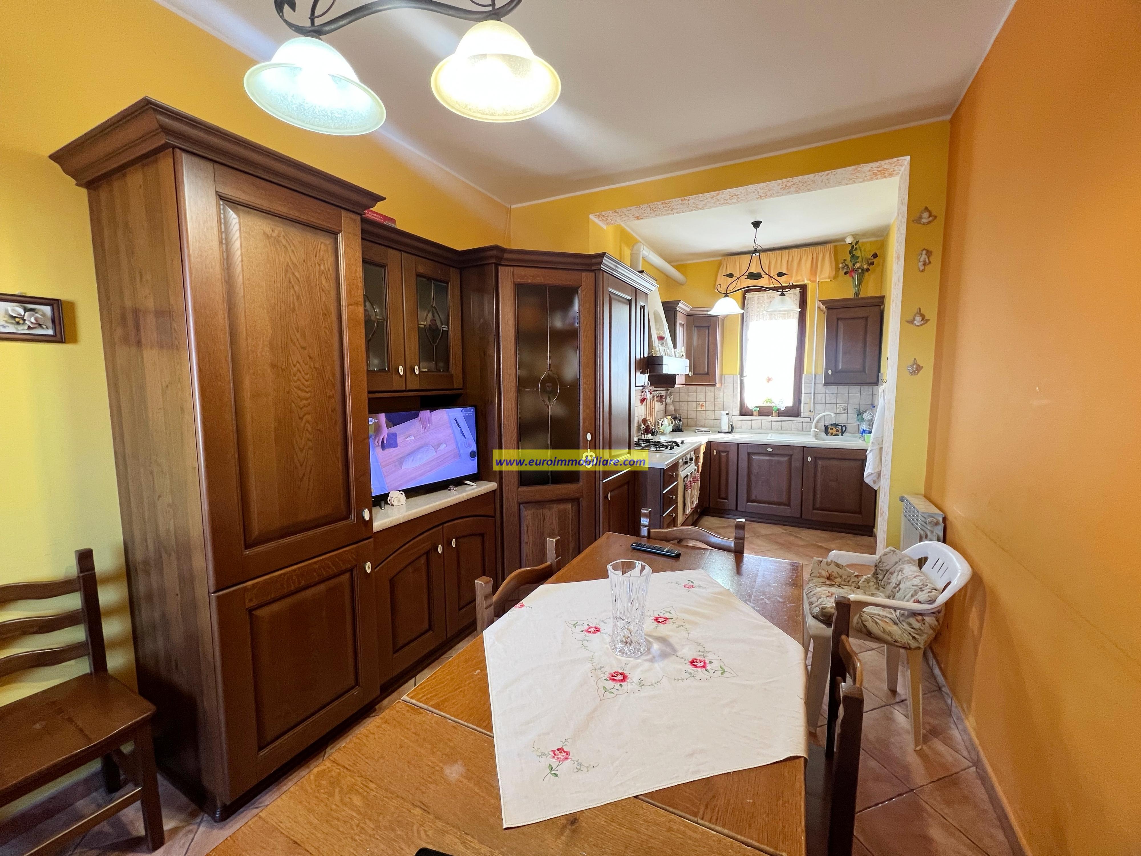 Casa Singola con un ettaro di Uliveto