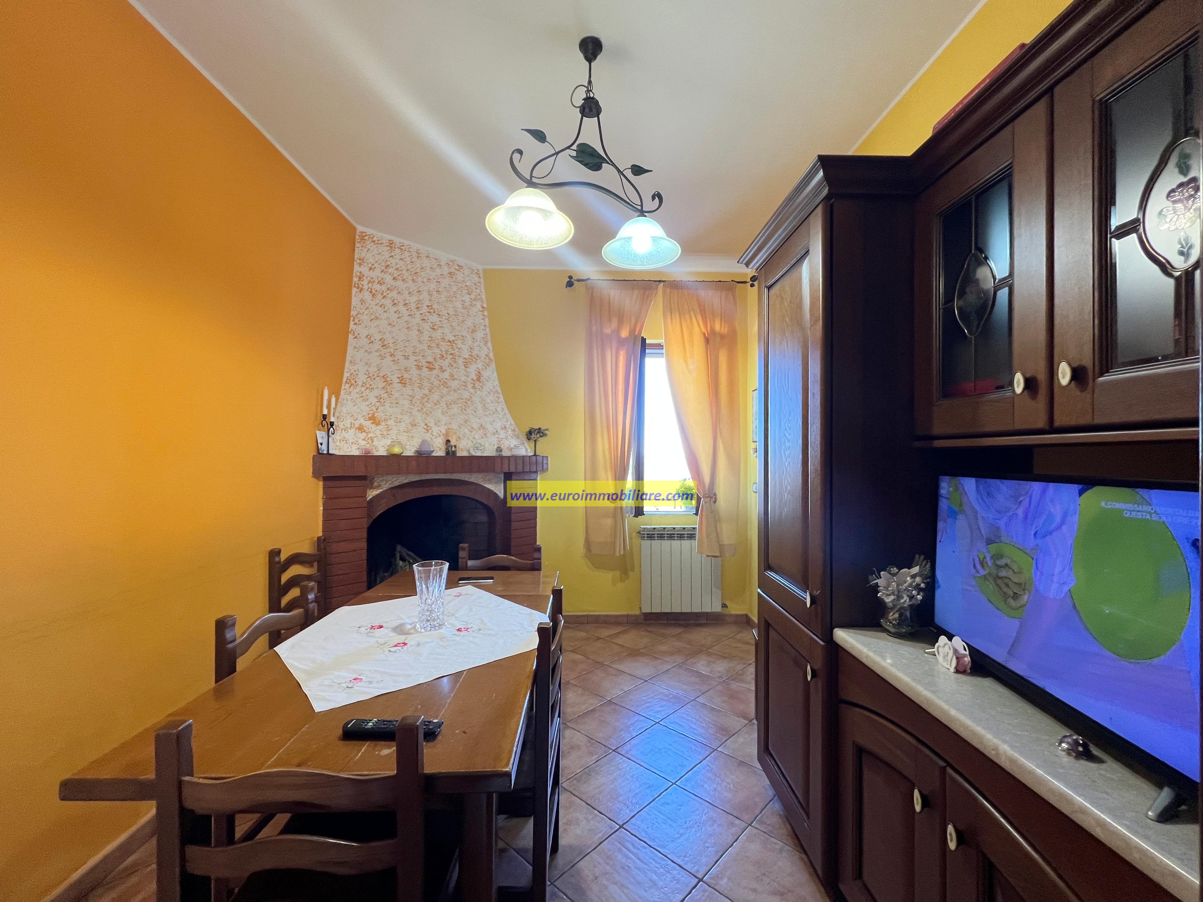 Casa Singola con un ettaro di Uliveto