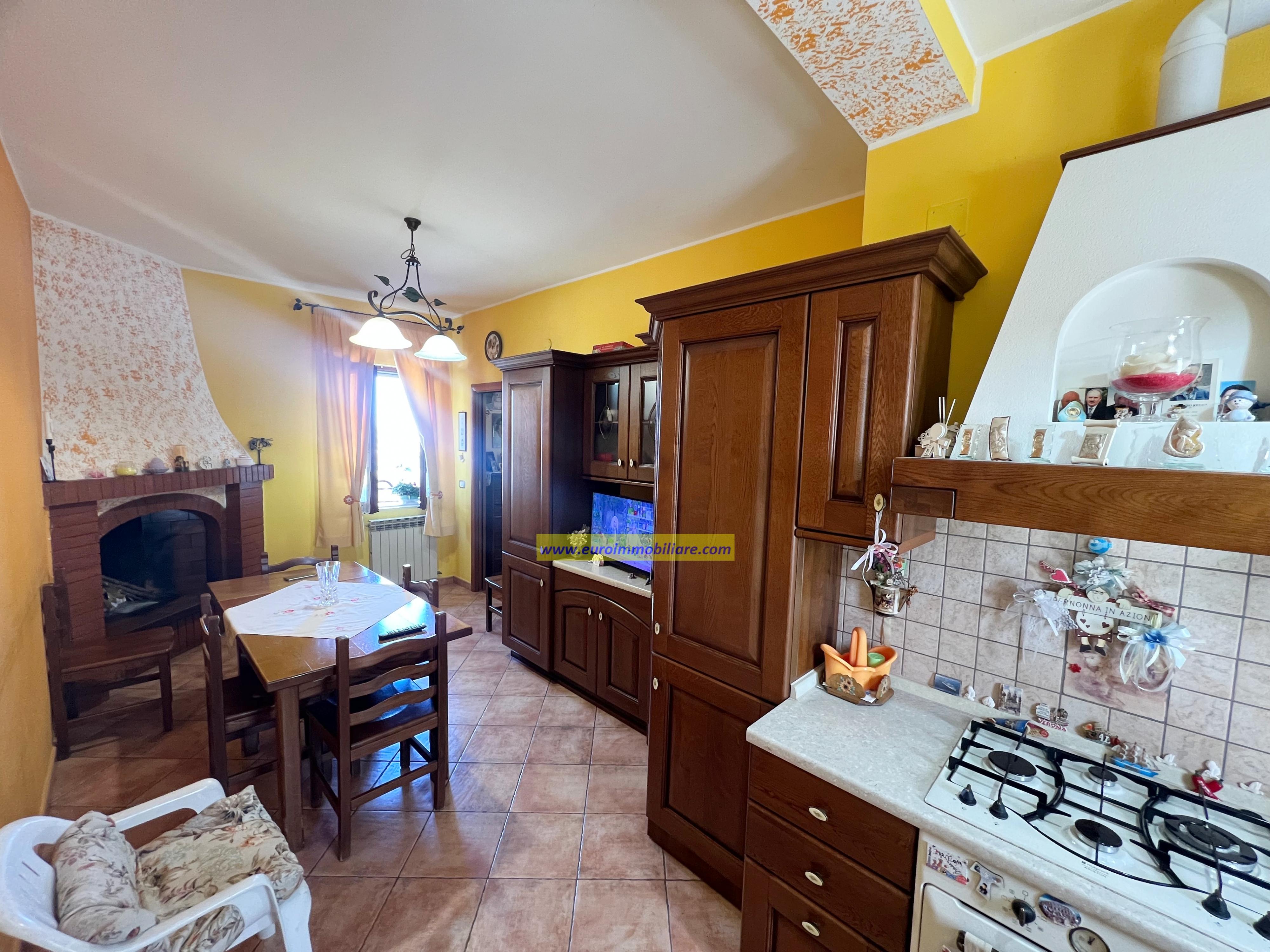 Casa Singola con un ettaro di Uliveto