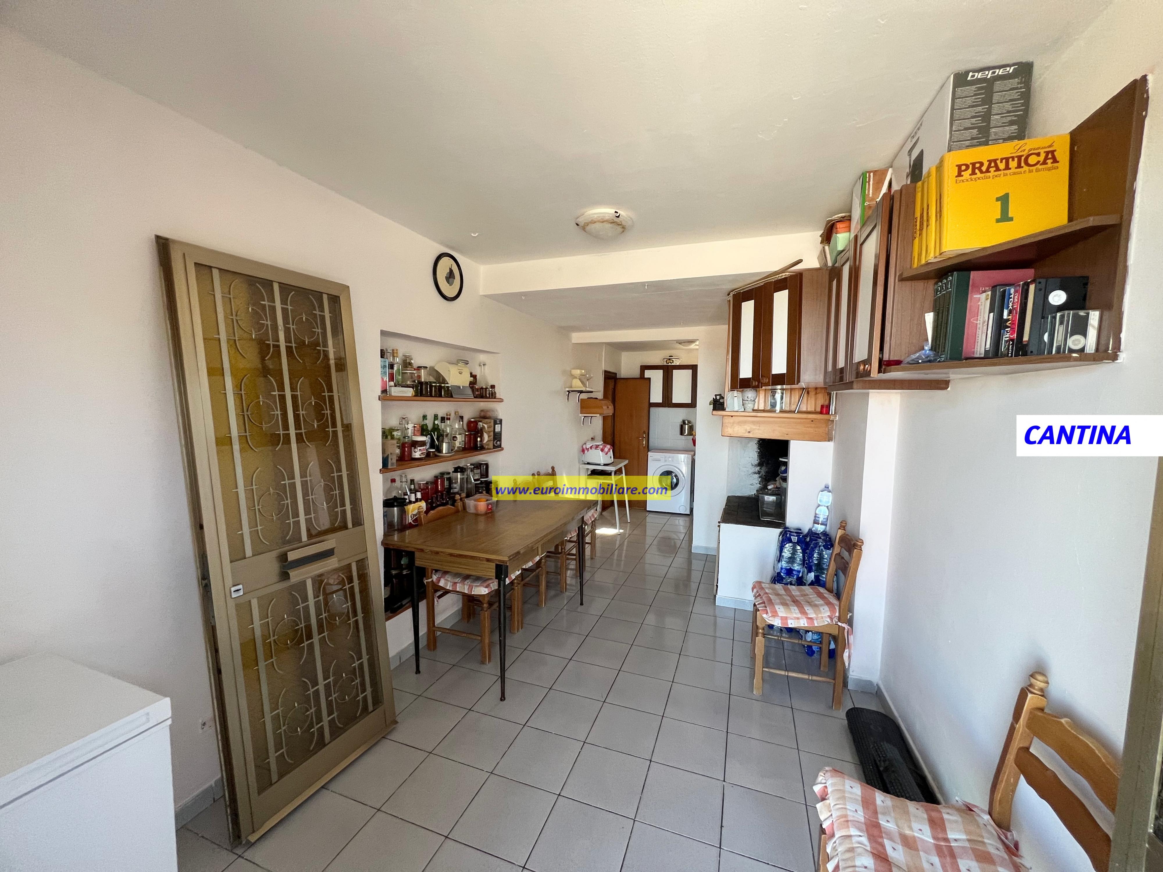 Casa Singola con un ettaro di Uliveto