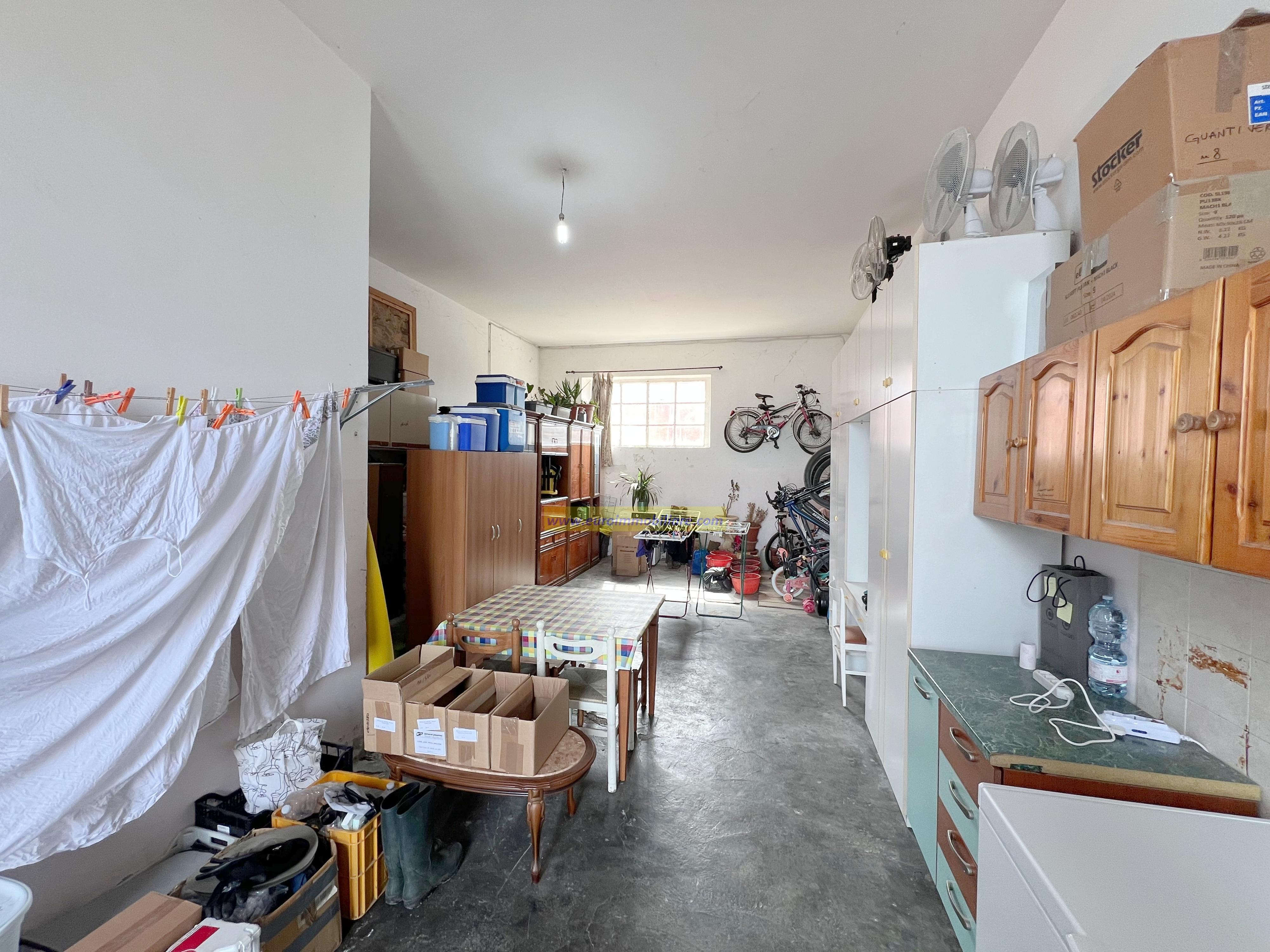 Ampio appartamento con garage e corte privata a pochi passi dal centro